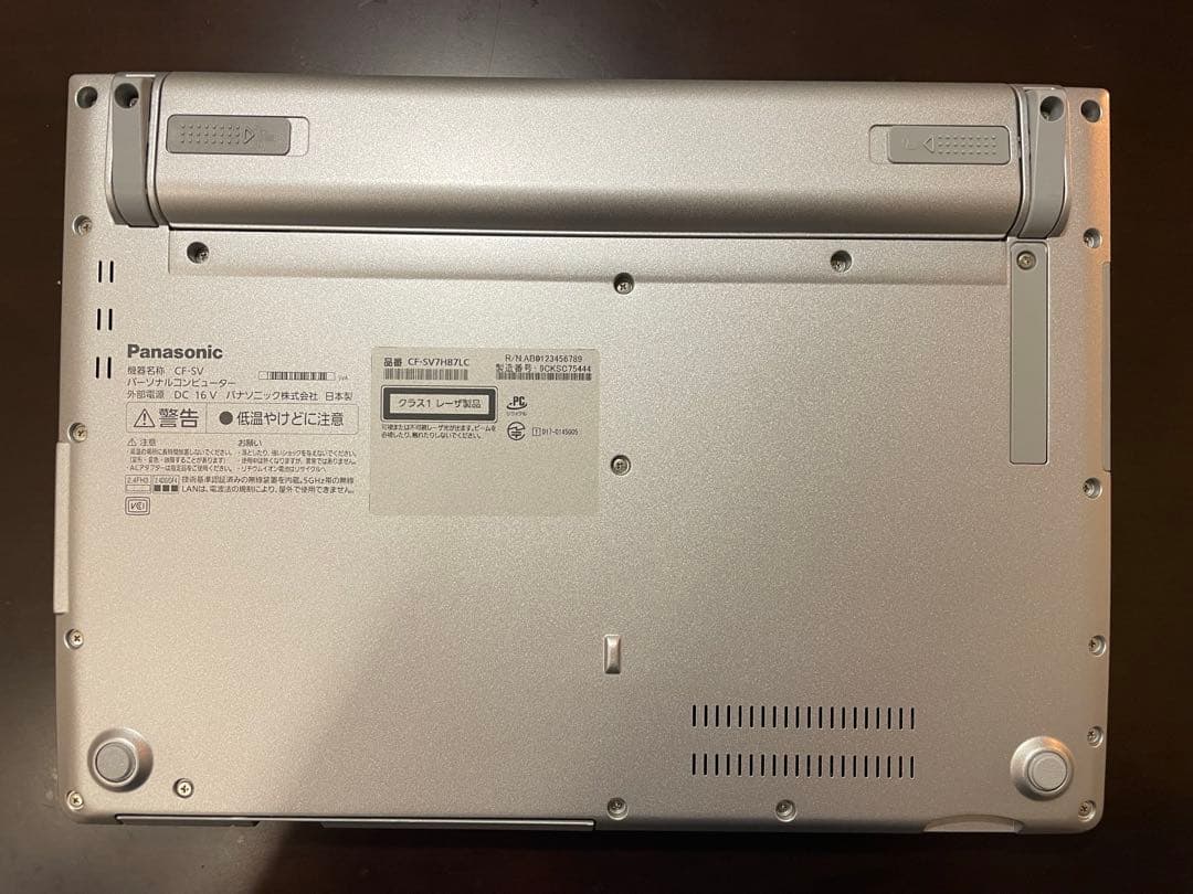 n*a様 Panasonic Let's note シルバー ノートPC