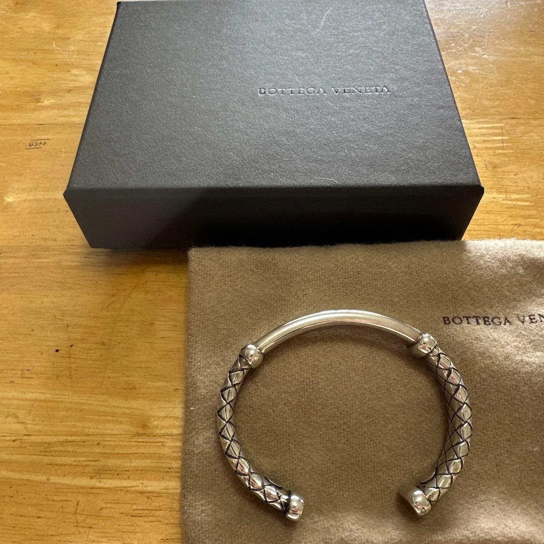 ボッテガヴェネタ　バングル