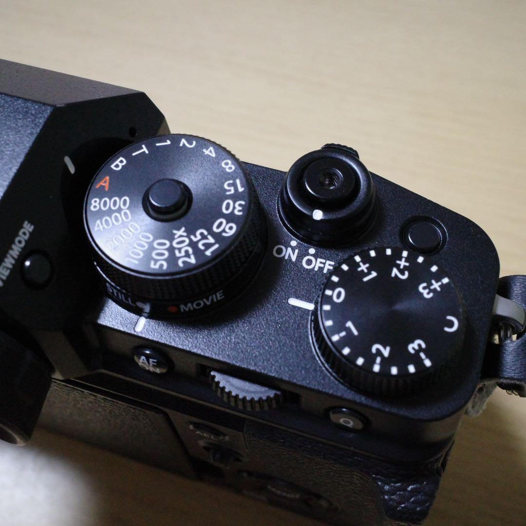 【美品】X-T4 本体　撮影回数2992回　ミラーレス一眼カメラ　オマケ付