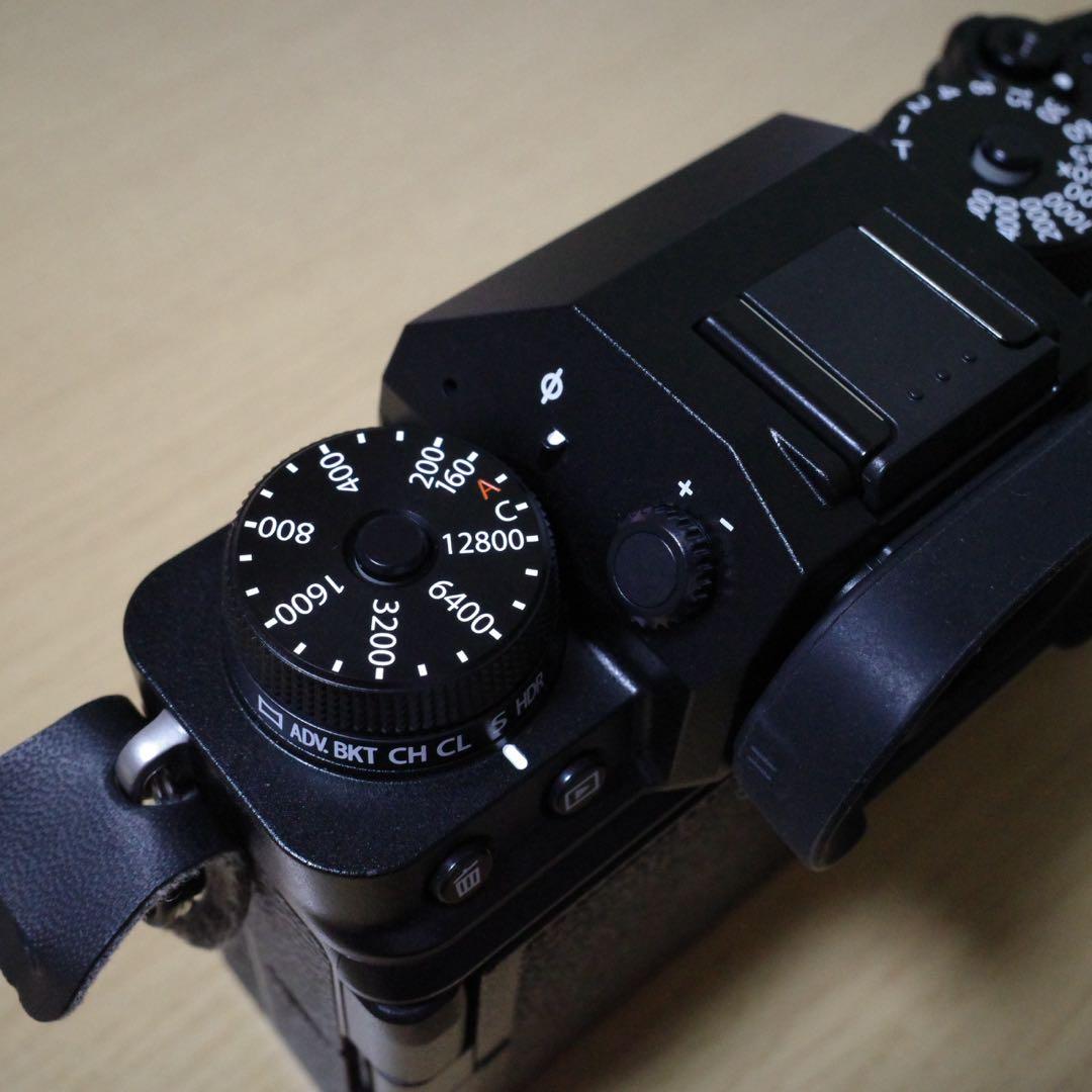 【美品】X-T4 本体　撮影回数2992回　ミラーレス一眼カメラ　オマケ付