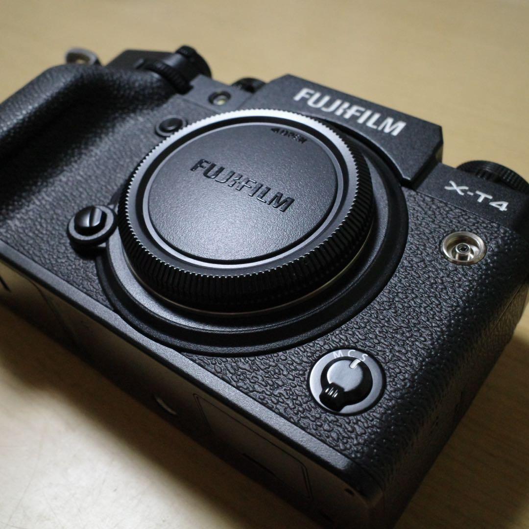 【美品】X-T4 本体　撮影回数2992回　ミラーレス一眼カメラ　オマケ付