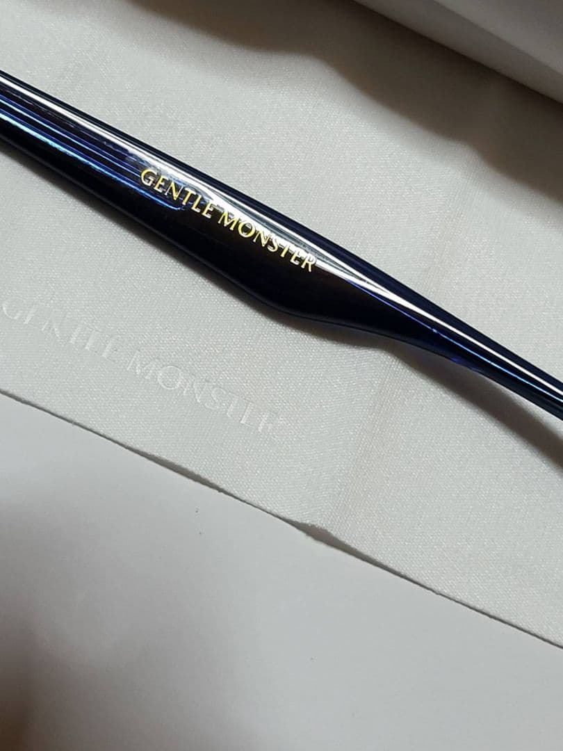 ◆GENTLE MONSTER◆サングラス　HEIZER ケース付き