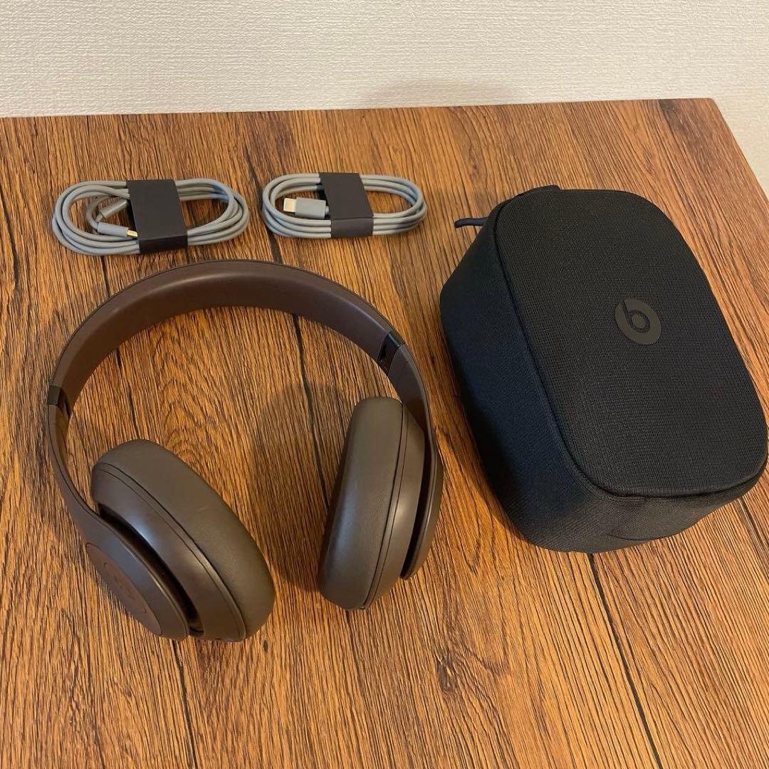 良品⭐️Beats Studio Pro ワイヤレスヘッドホン　ディープブラウン