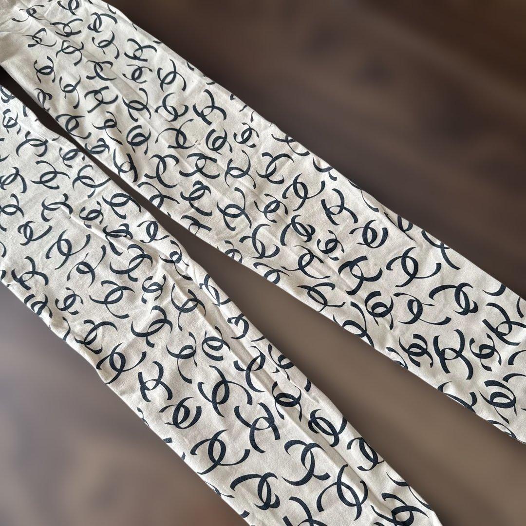 CHANELロゴプリントタイツ