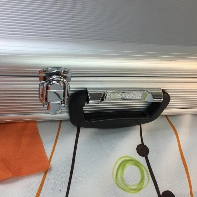 新品未使用(送料無料)13.000円　沖縄三線専用　一丁入アルミハードケース