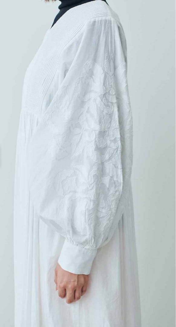 モチーフ刺繍コットンワンピース▫️MEDE19F