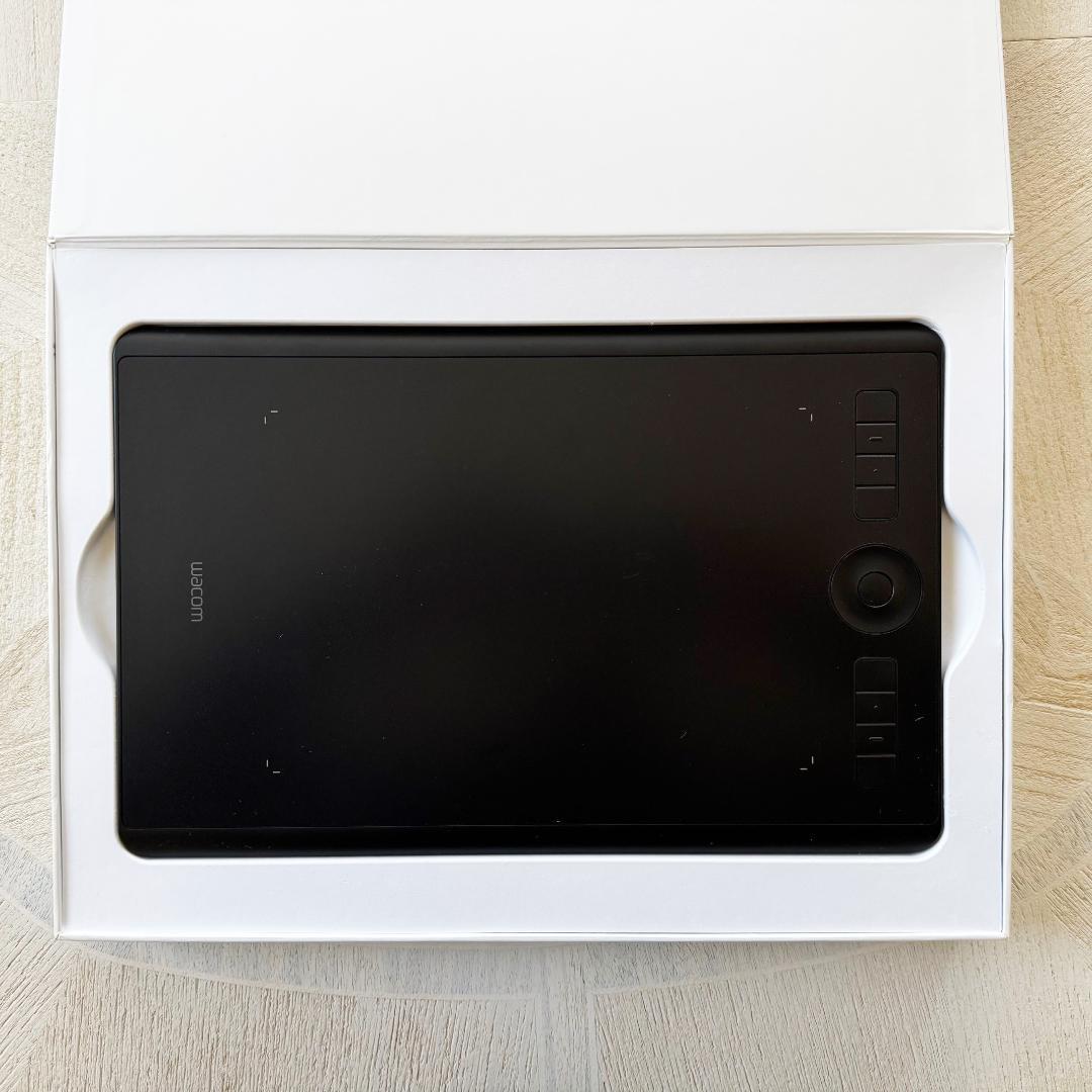 【未使用品】Wacom Intuos Pro Mサイズ PTH-660/K0