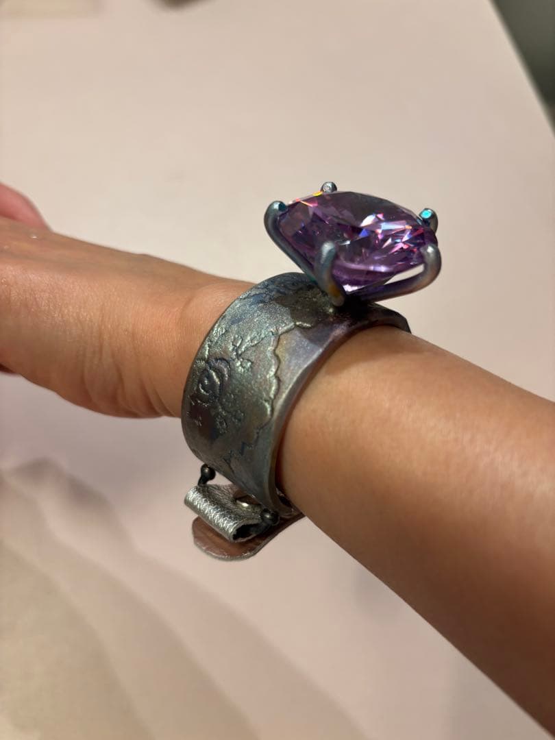 ピンクジルコニア　バングル　レース型押し