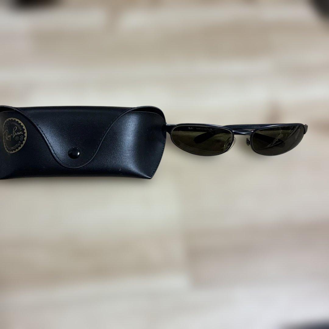 Ray-Ban RB 3142 ブラックサングラス ケース付き