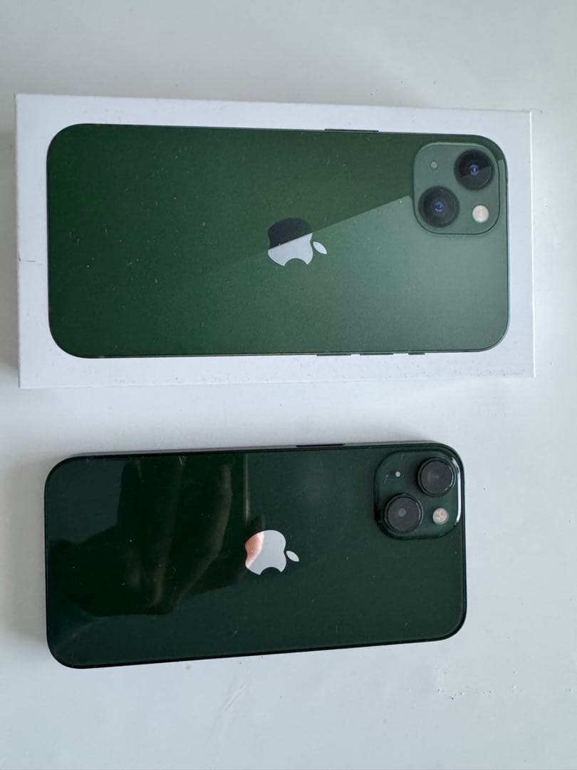 Apple iPhone 13 256GBミッドナイトグリーン 本体