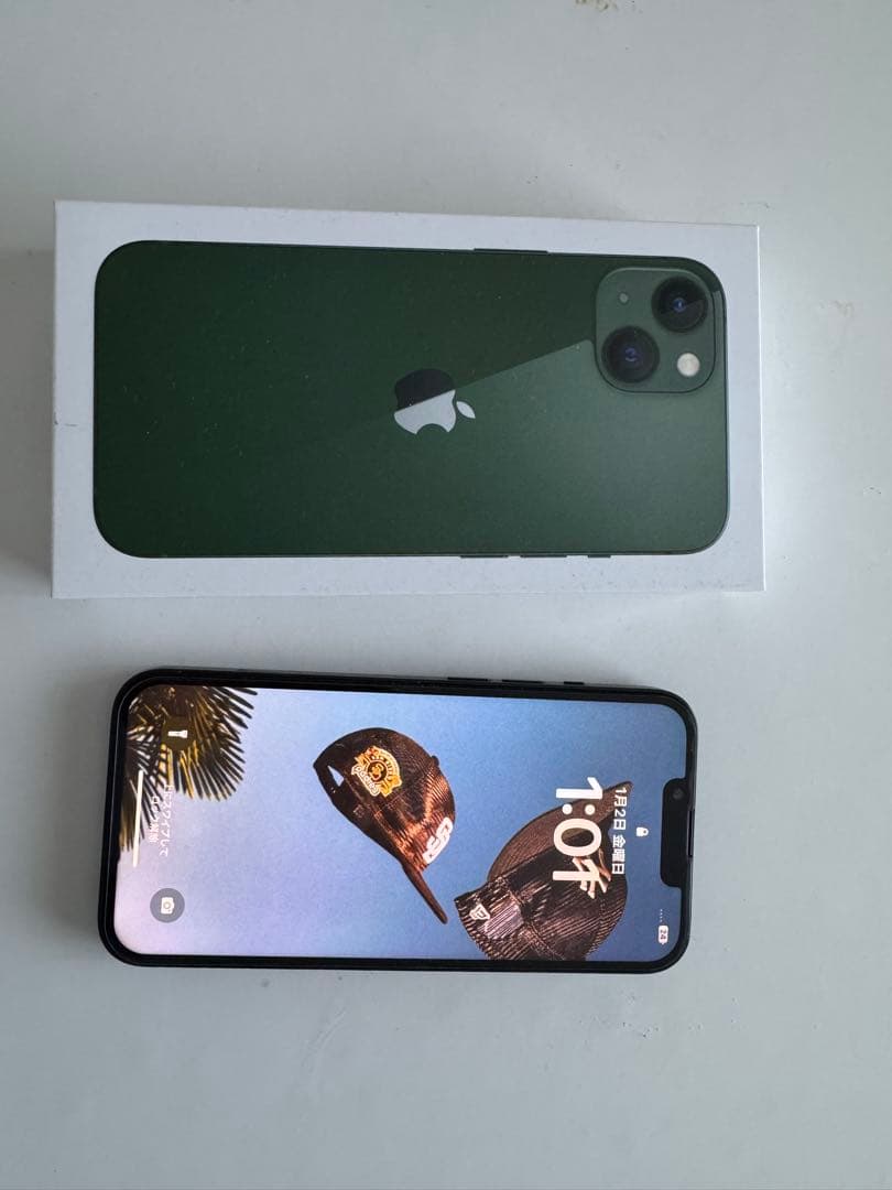 Apple iPhone 13 256GBミッドナイトグリーン 本体