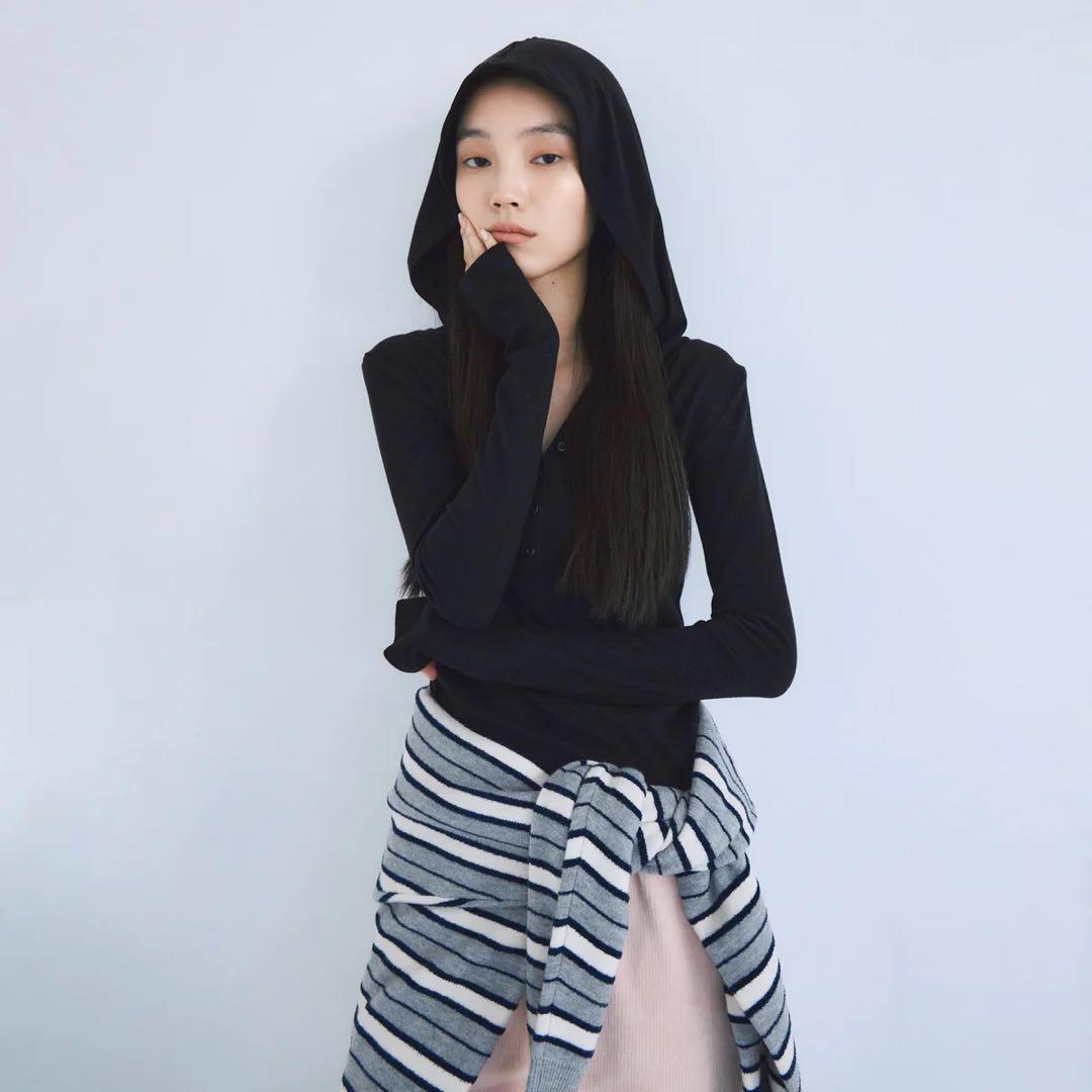 新品未使用　Hoodie Slimカットトップス　ブラック