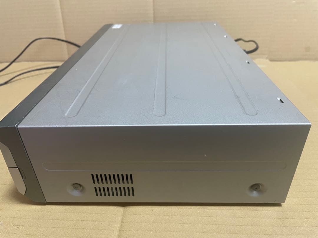 ビデオ一体型DVDレコーダー　シャープDV-RW65動作品　リモコン付き