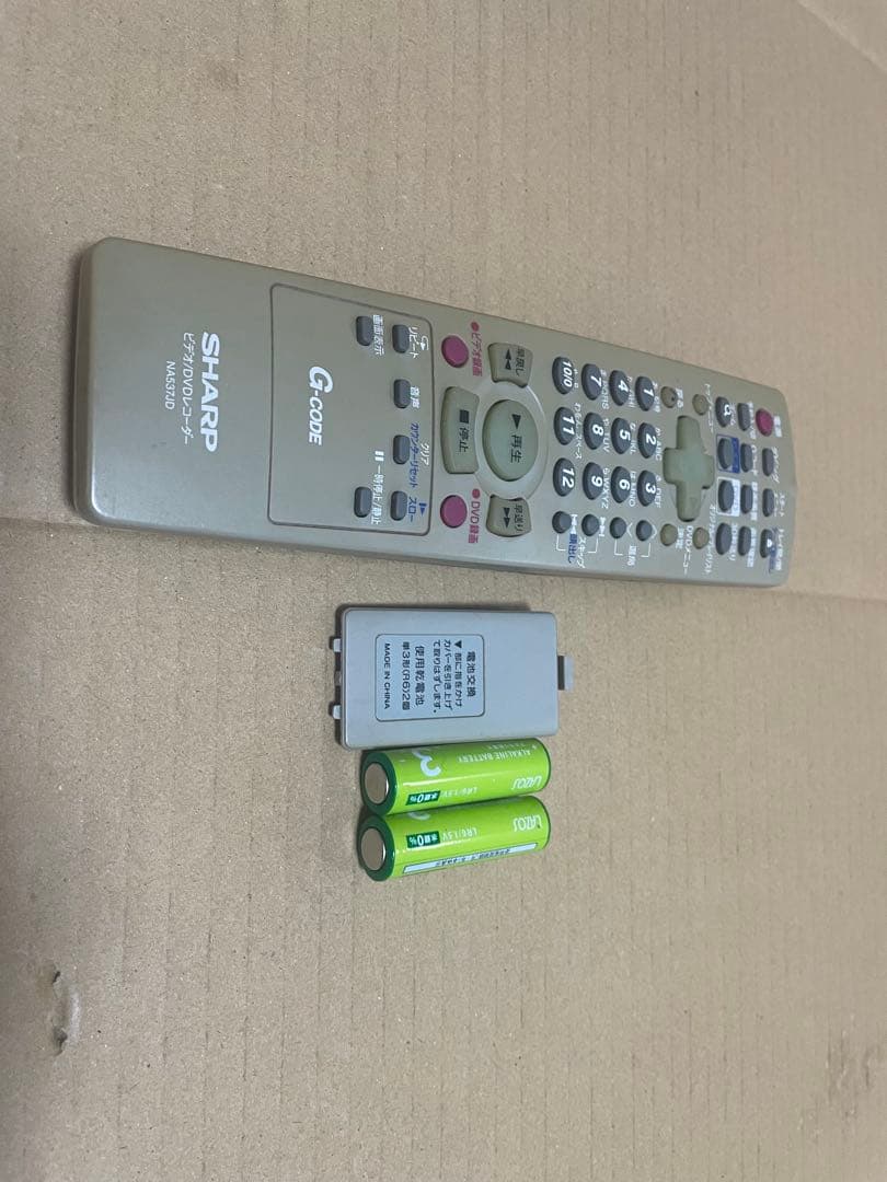 ビデオ一体型DVDレコーダー　シャープDV-RW65動作品　リモコン付き