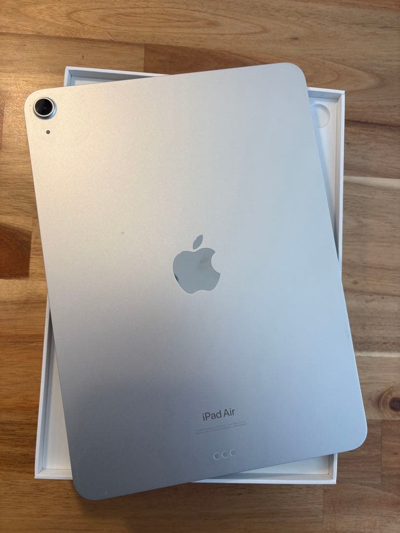 Apple iPad air 第五世代 64gb シルバー 本体　ケース付き美品