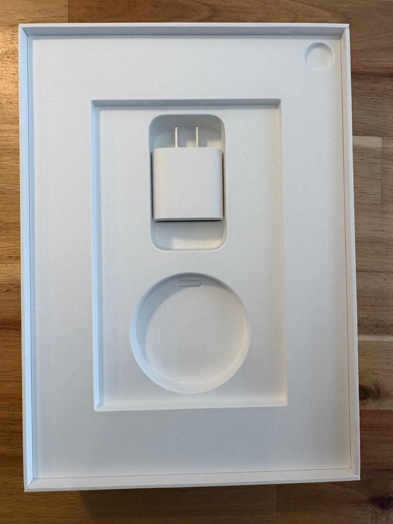 Apple iPad air 第五世代 64gb シルバー 本体　ケース付き美品