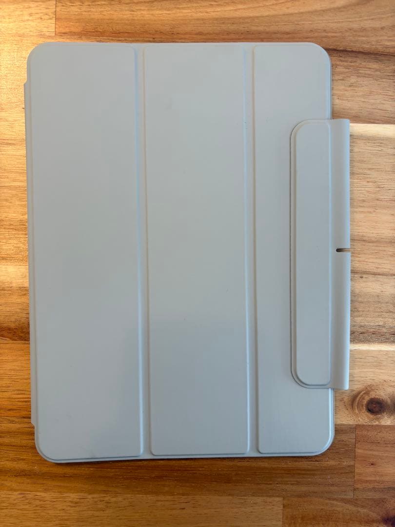 Apple iPad air 第五世代 64gb シルバー 本体　ケース付き美品