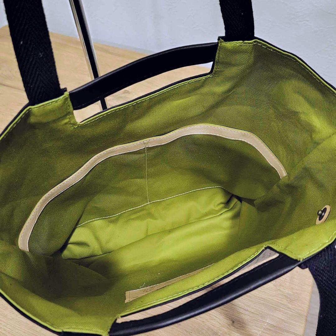 ミナペルホネン/カケラ×アート額縁に女性像/A4ショルダートートマチ有り