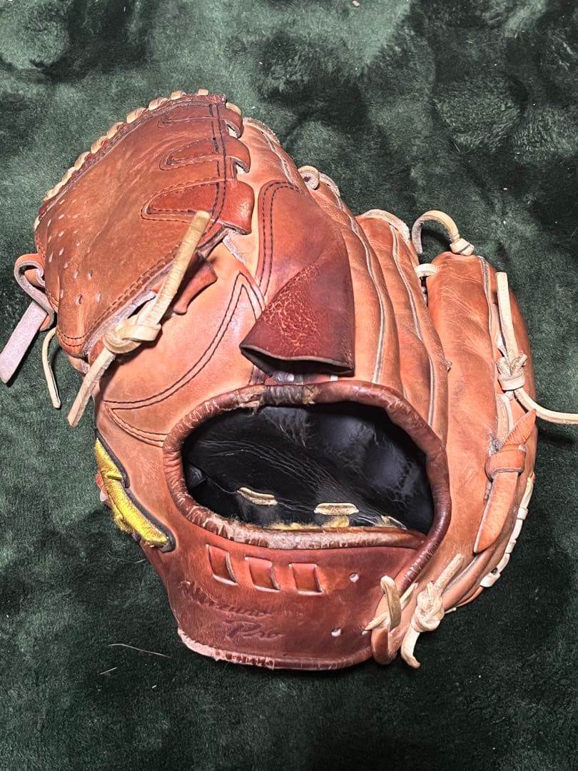 硬式左投げ投手用グローブ　ミズノプロ