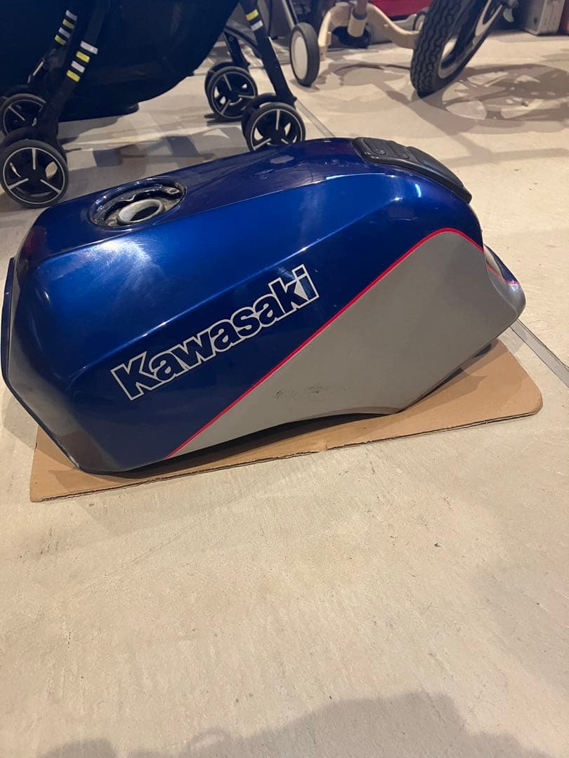 t*u様 gpz900r A9 Kawasaki バイク タンク 青 銀