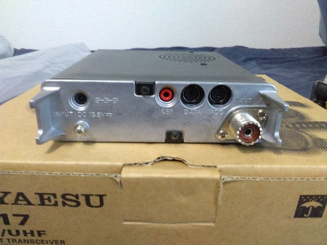 トランシーバー YAESU FT-817