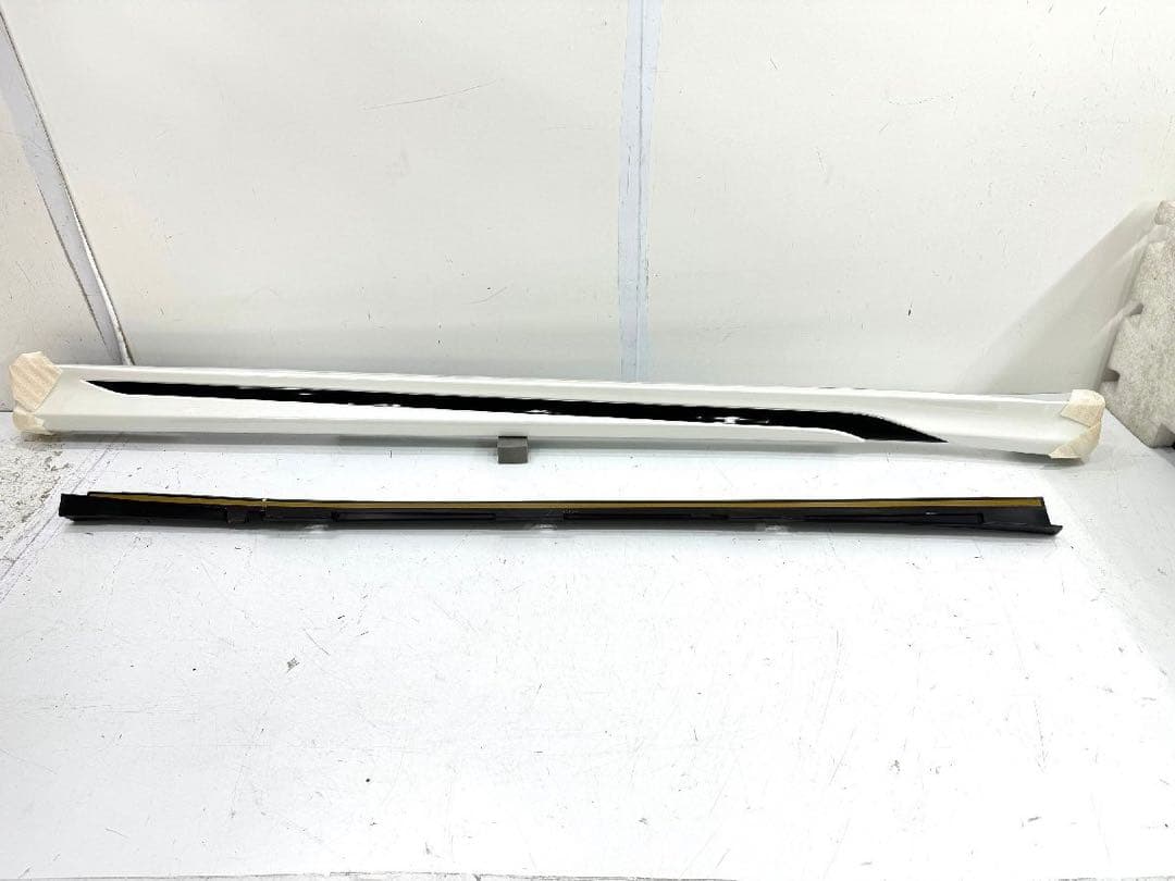 ヒトリさん　トヨタ60系ハリアー用 モデリスタ サイドスカート 右側