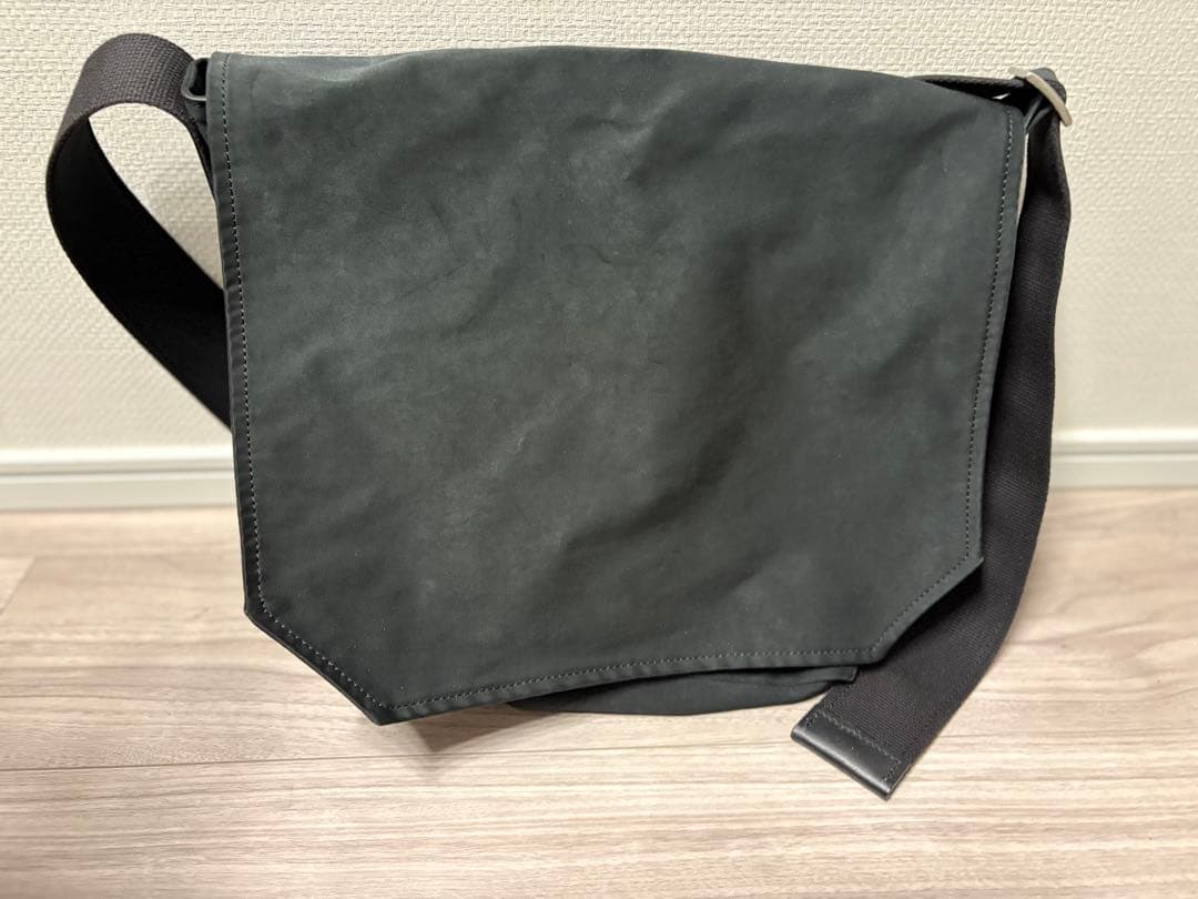 Hender Scheme (エンダースキーマ) flap shoulder