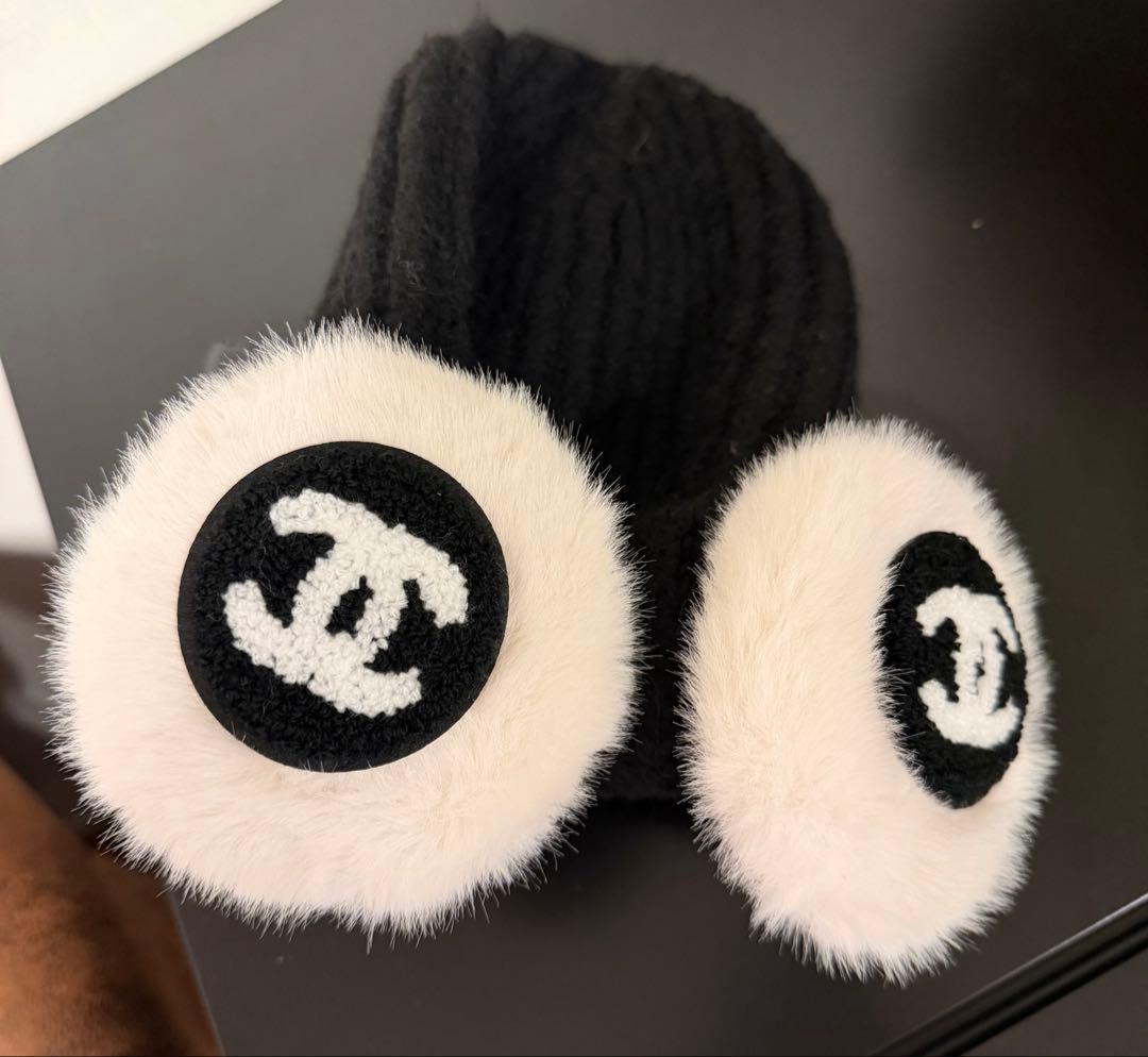 シャネルロゴニット帽 黒/白