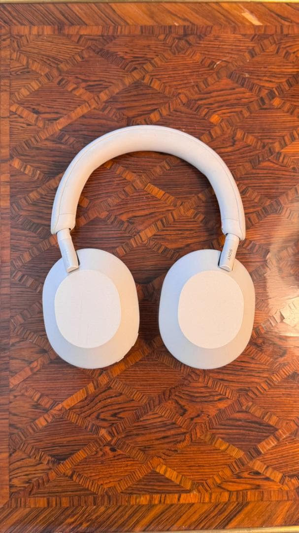 SONY WH-1000XM5 ワイヤレスヘッドホン（ホワイト）