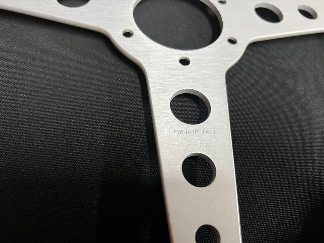 momo INDY フラットスポーク 35φ