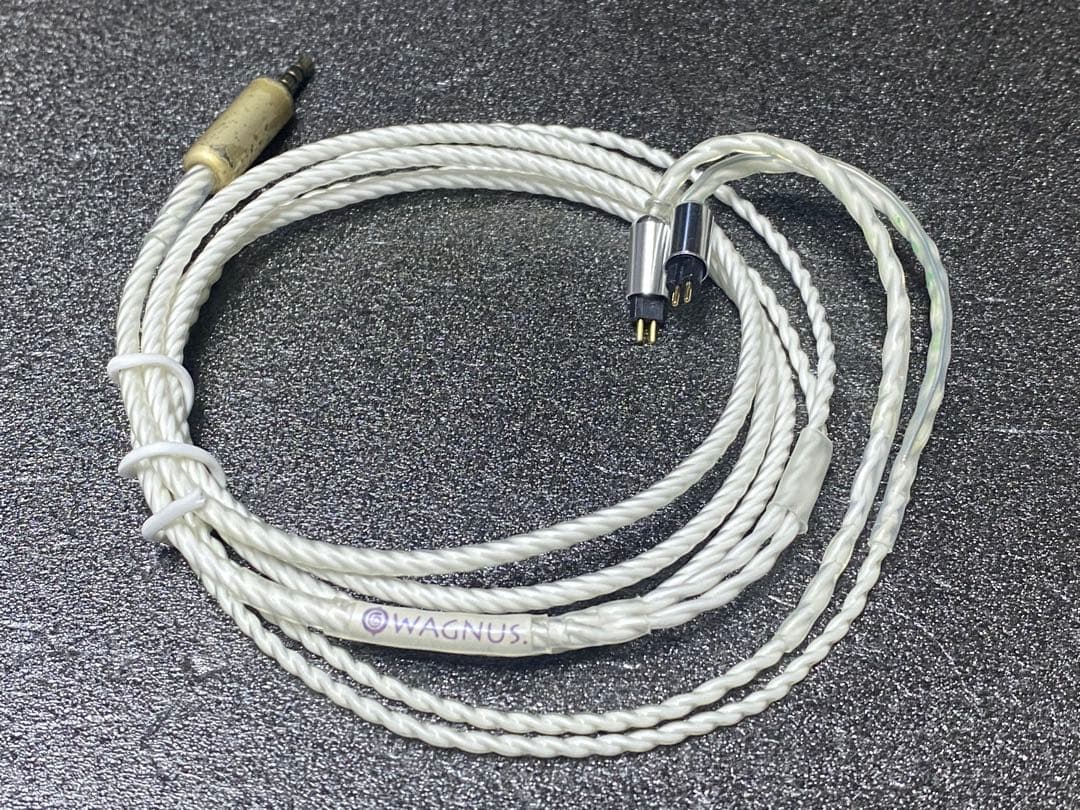 WAGNUS “Proton”カスタム2pin to 2.5mm 4極 バランス