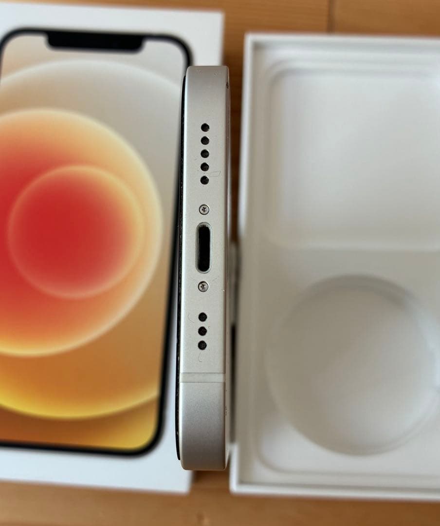 猫*様 Apple iPhone 12 ホワイト 本体　SIMフリー