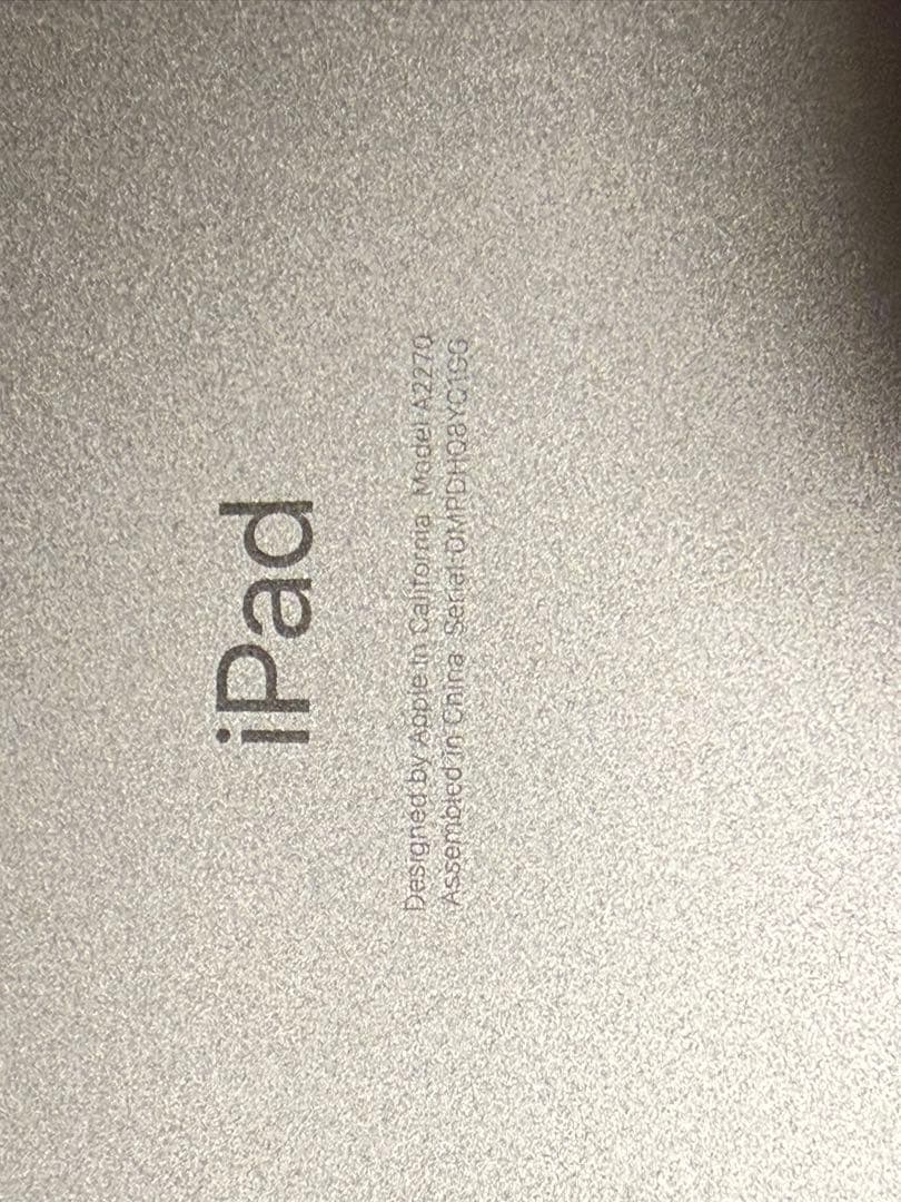 Apple iPad (第8世代) 128GB WiFiモデル iOS26