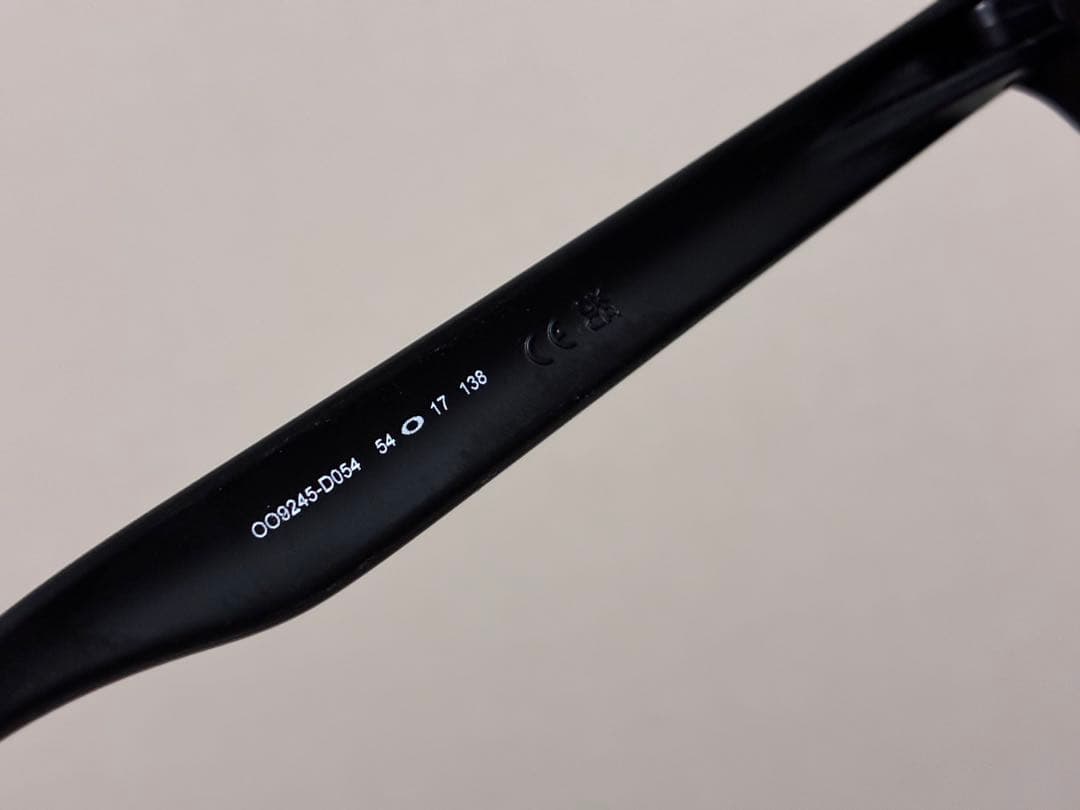 試着のみ　OAKLEY オークリー　フロッグスキン　OO9245-D054