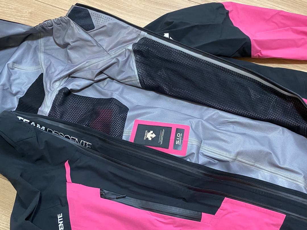 ★送料無料★お値下げ中♪非売品　選手用　デサントメイト　スキーウエア 上下セット