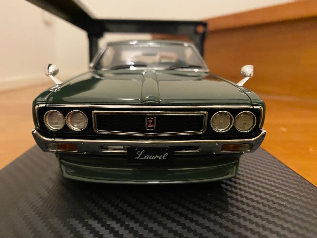 ミニカー Laurel 2000SGX 1/18