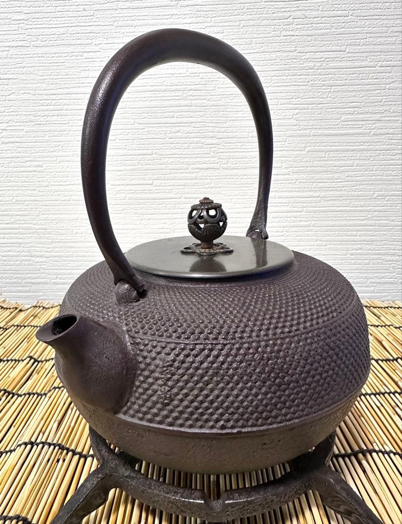 未使用、保管品　南部長文堂　長谷川 光昭造　斑紫銅蓋　南部鉄瓶　南部鉄器　鉄瓶