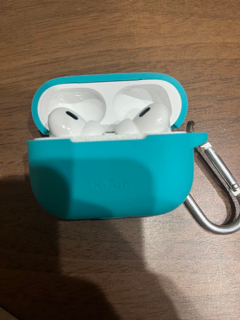 美品AppleAirPods Pro第2世代Type-CモデルMTJV3J/A