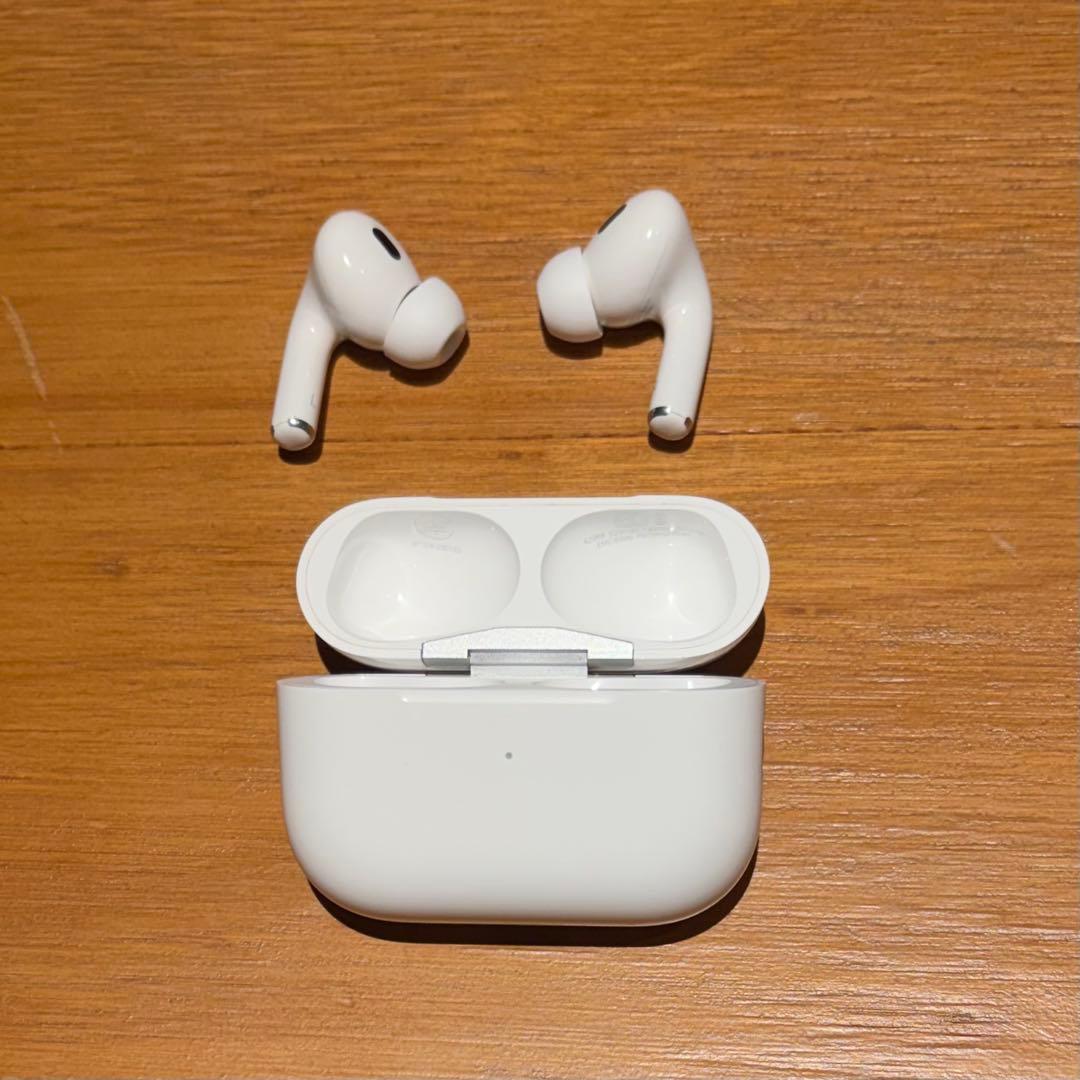 AirPods Pro （第2世代） 本体 充電ケース付き ホワイト