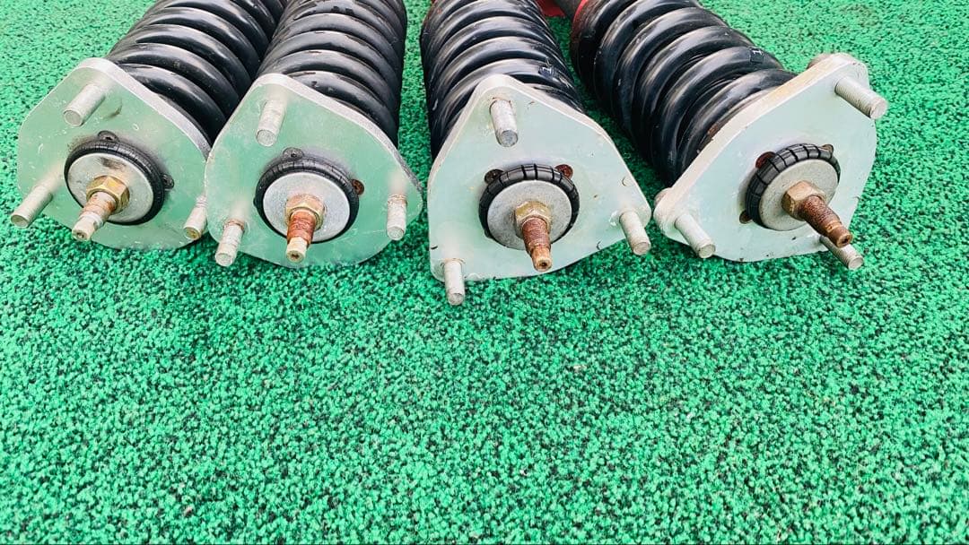 トヨタ クラウン 18系 GRS180/82用 調整可能なコイルオーバーセット