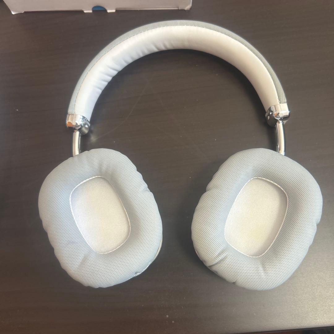 ワイヤレスヘッドホン シルバー