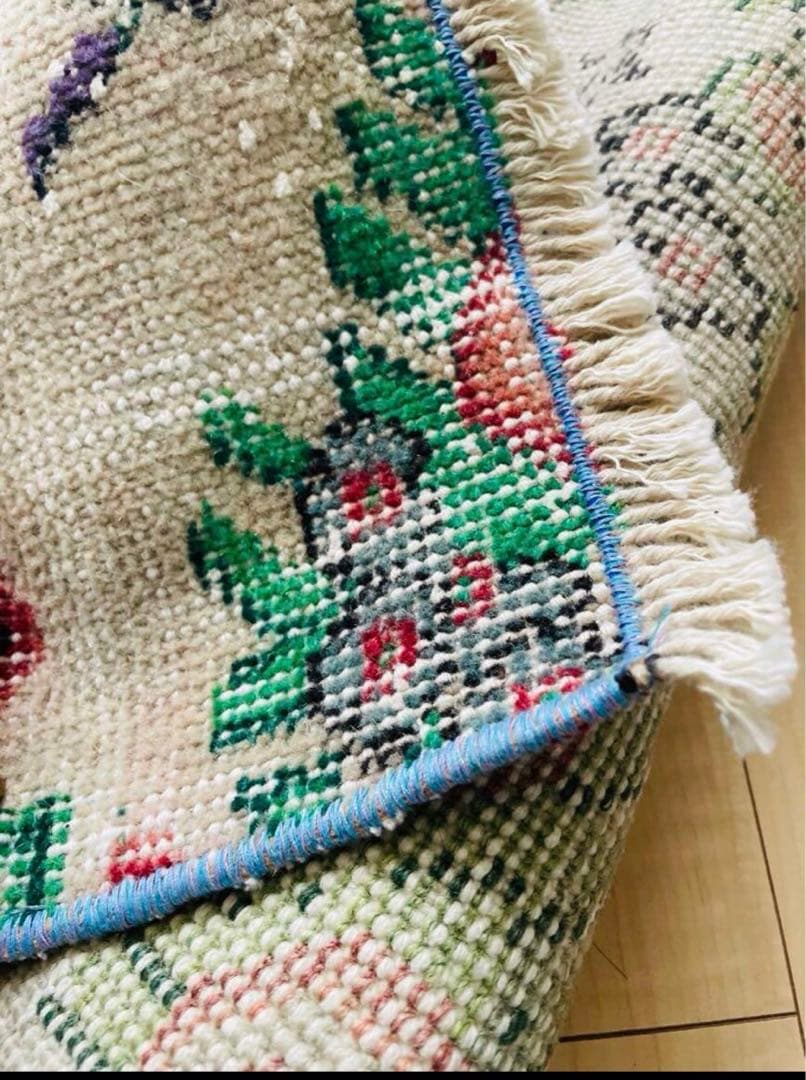 花柄　トルコヴィンテージラグ