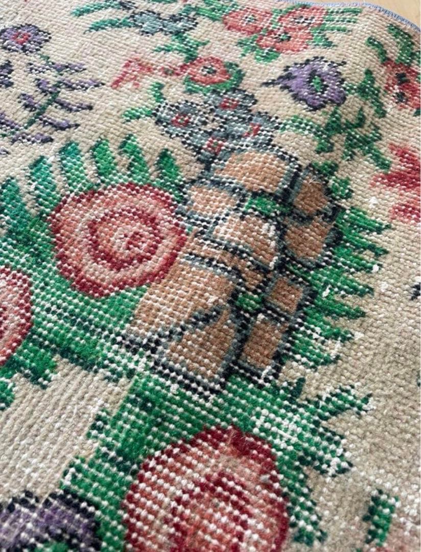 花柄　トルコヴィンテージラグ