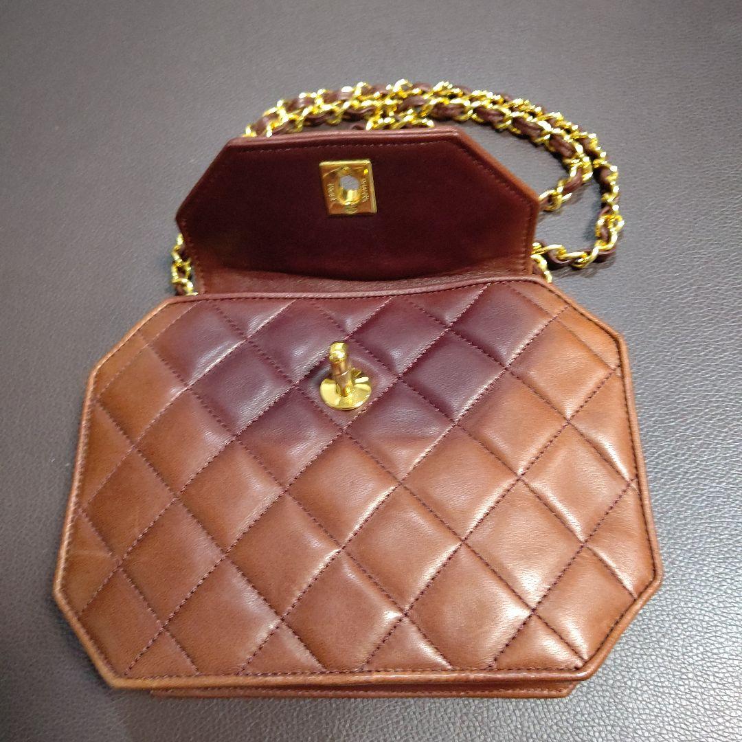 ✨シャネル✨未使用(訳あり)色変酷い ・ブラウン レザー キルティング バッグ