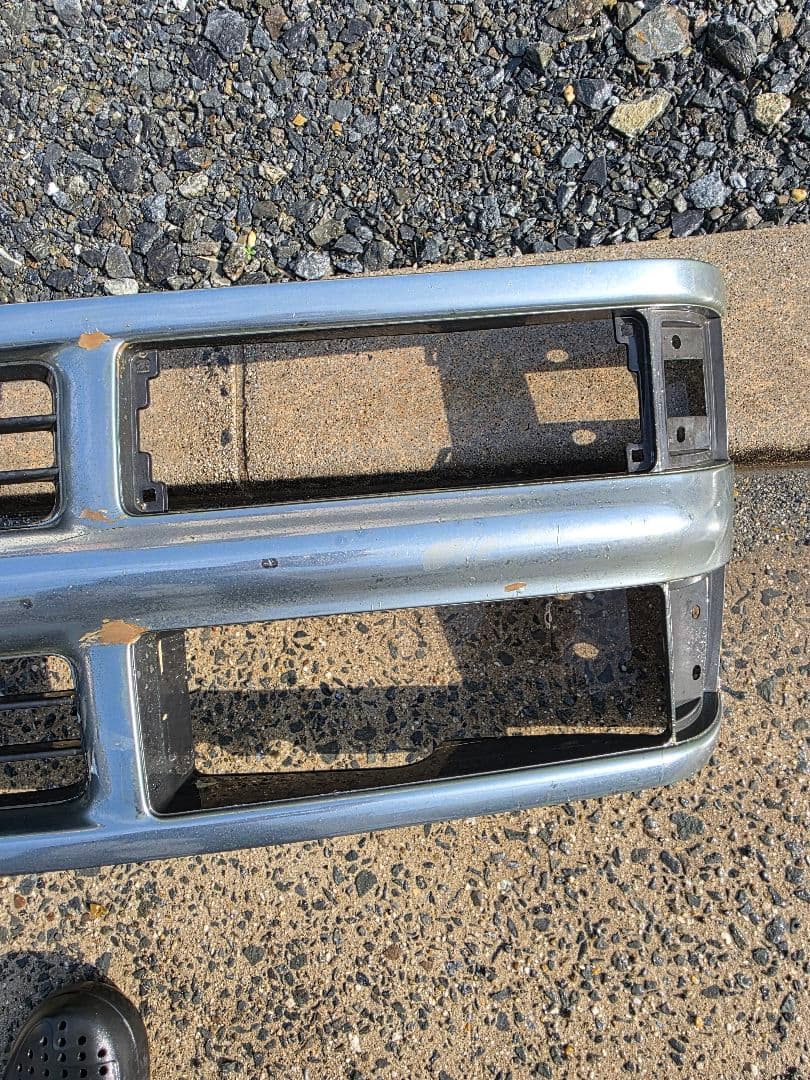 Sunnyさん専用 シボレー C1500 94up 純正グリル 純正ボウタイ