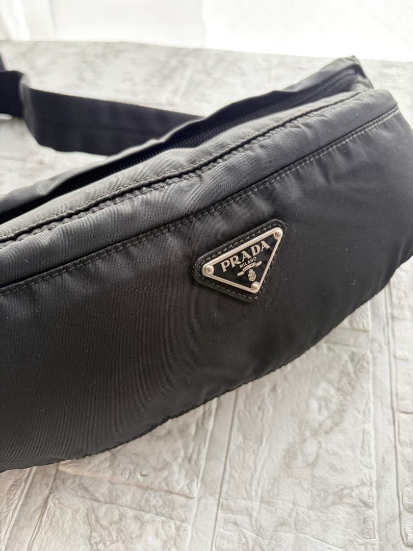 PRADA プラダ　ブラック ボディバッグ　ウエストポーチ　黒