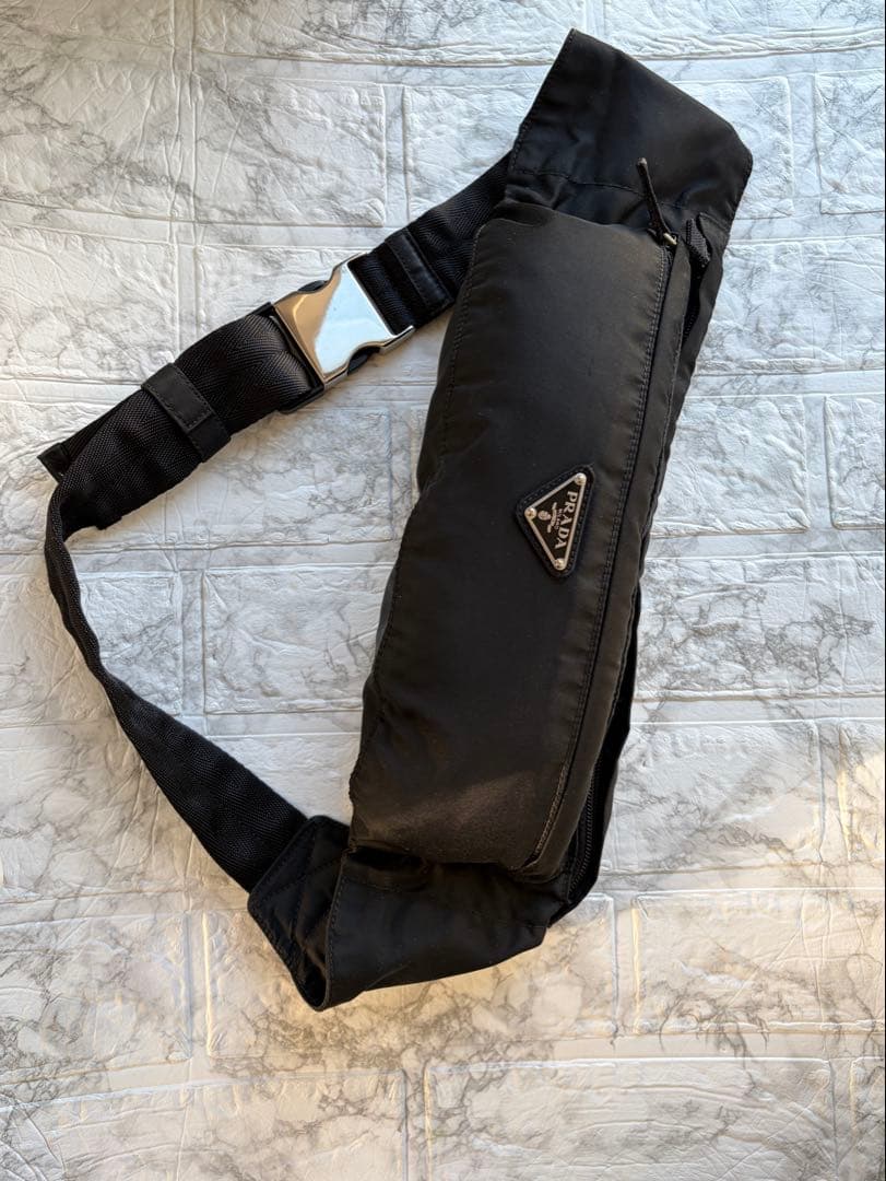 PRADA プラダ　ブラック ボディバッグ　ウエストポーチ　黒
