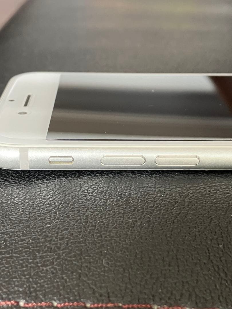 や*ま様 Apple iPhone 8 ホワイト 本体