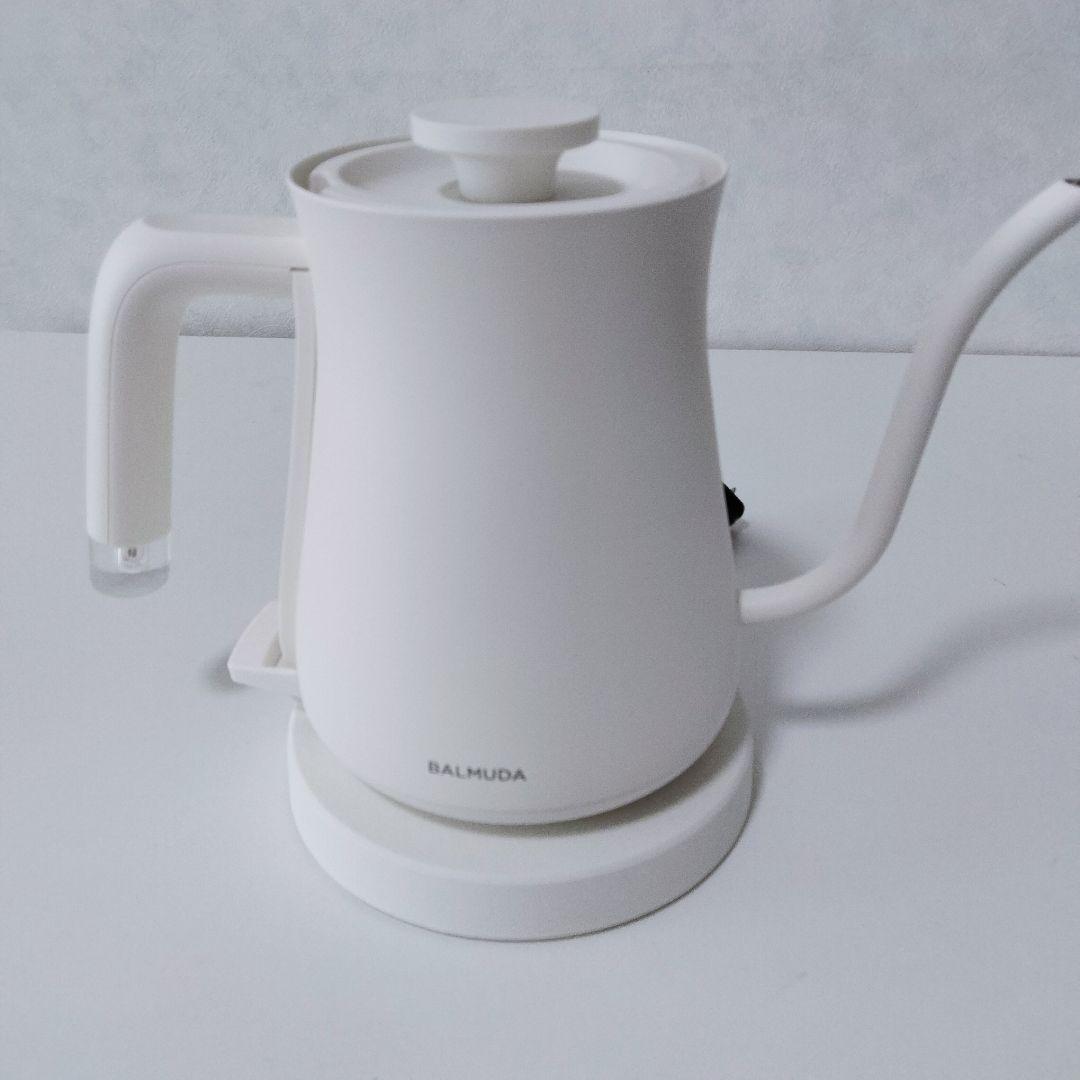 【中古美品】BALMUDA バルミューダ　電気ケトル　ホワイト 白　570