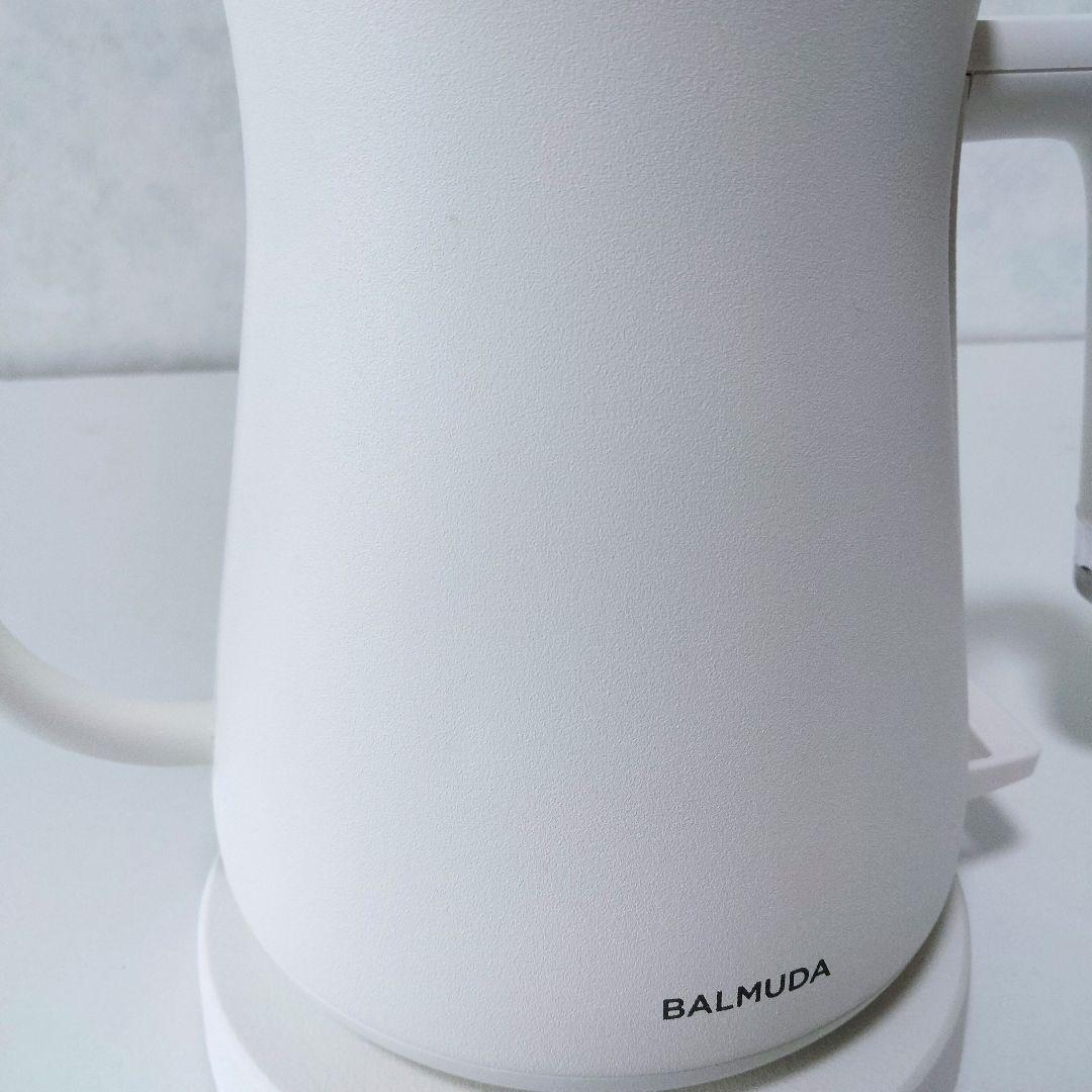 【中古美品】BALMUDA バルミューダ　電気ケトル　ホワイト 白　570
